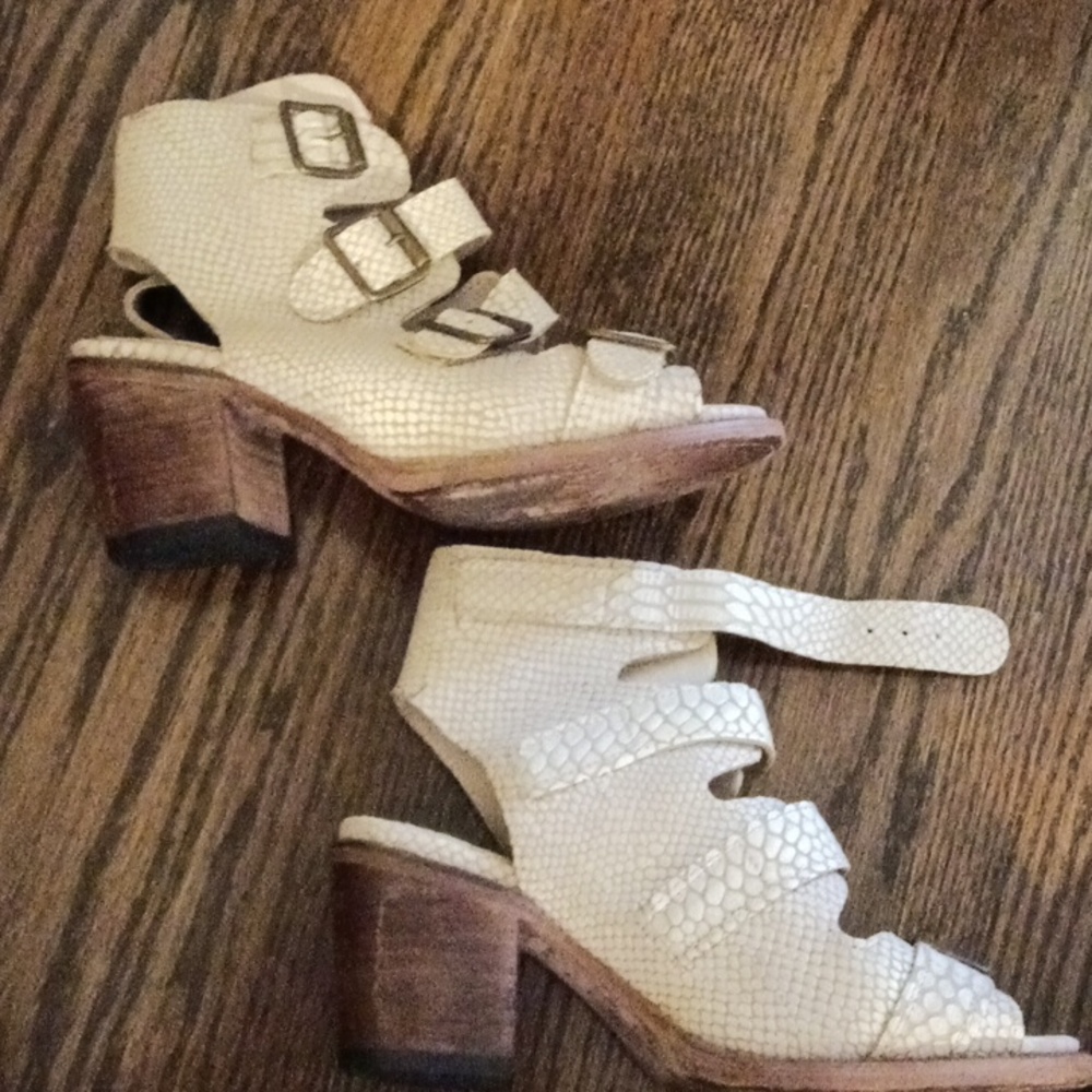 Freebird Cream Heeled Boots